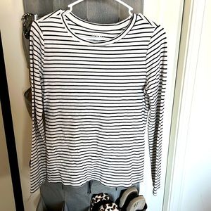 A Cute striped long sleeve WOMENS MEDIUM (8-10) size